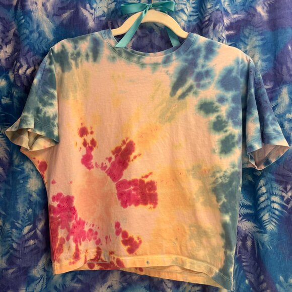 Custom tie dye! Uniqlo boxy rainbow tee 🌈 - Picture 1 of 4